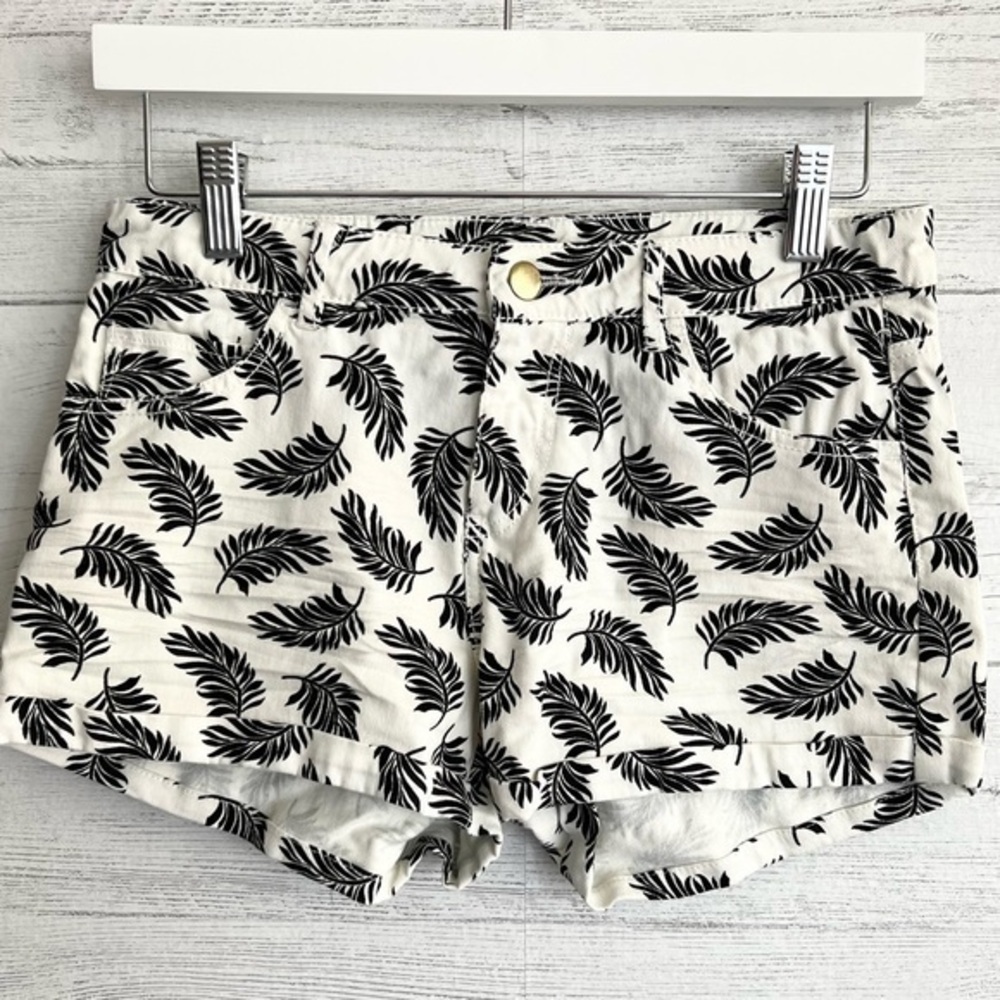 H&M Printed White and Black Tropical Shorts